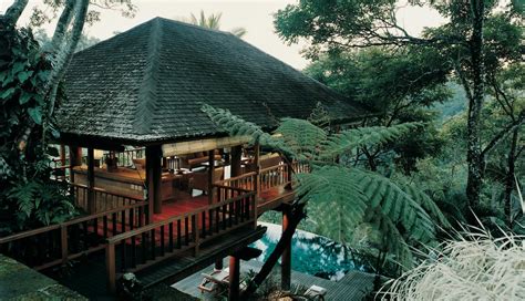 Das  Ancestral Temple of the Zhao Clan – Ein spiritueller Rückzugsort mit kunstvoller Architektur!