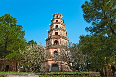  Der Thien Mu Pagoda – Eine buddhistische Oase mit atemberaubenden Ausblicken auf den Parfümfluss!