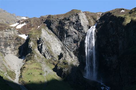  Das Owu Wasserfall - Ein tosender Naturgenuss mit spiritueller Note!